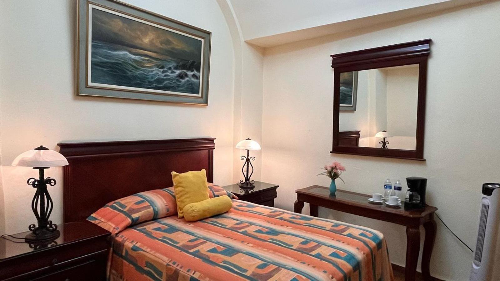 Hotel Antigua Casa De Piedra ซานมิเกล เด อาเญนเด ภายนอก รูปภาพ